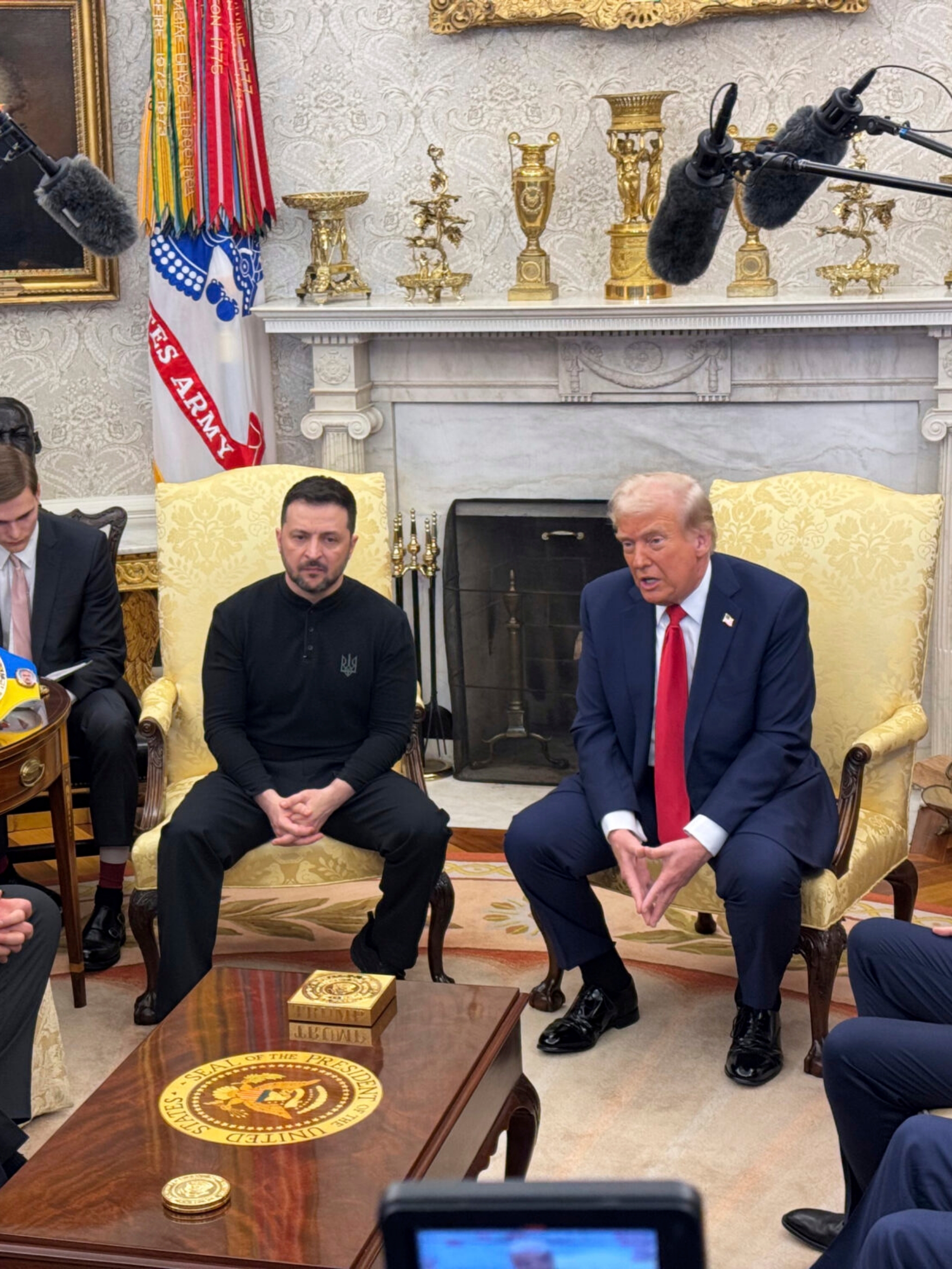 تحليل‭ ‬إخباري..  أي‭ ‬مستقبل‭ ‬لأوكرانيا‭ ‬وزيلينسكي‭ ‬بعد‭ ‬صدام‭ ‬البيت‭ ‬الأبيض؟